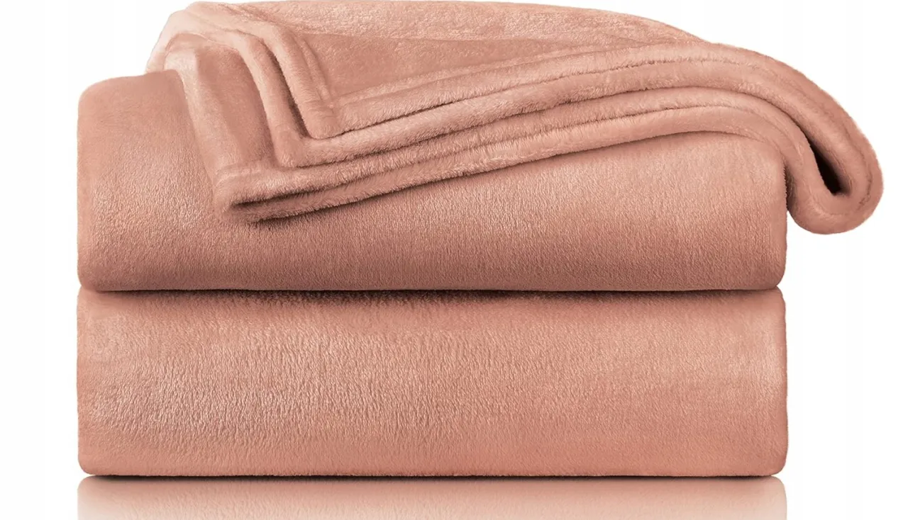 r&oacute;żne rodzaje koc&oacute;w polar mikrofibra welur certyfikat OEKO-TEX