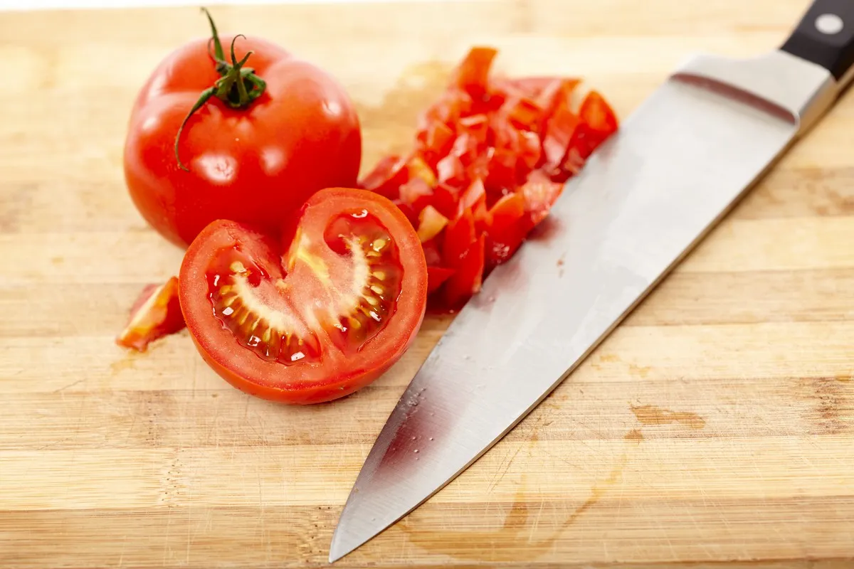 estetyczna sałatka z pomidorami