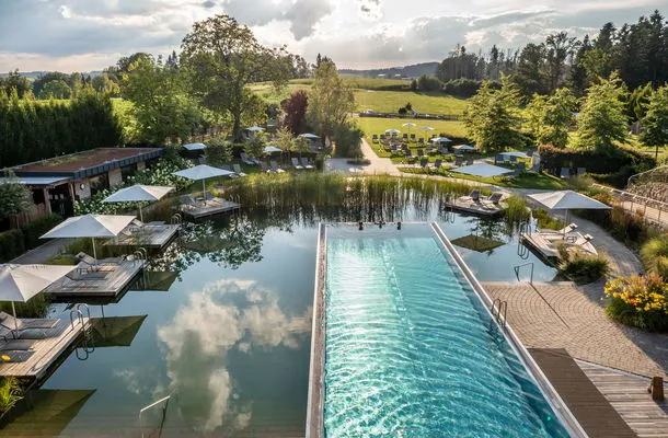Wellnesshotel Bayerischer Wald Pool Saunabereich