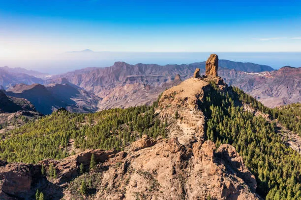 Roque Nublo widok na Teide
