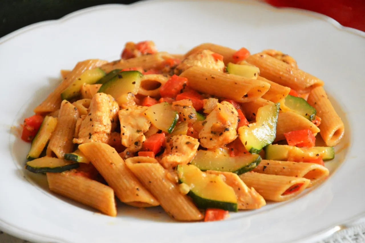 szybki obiad makaron kurczak placuszki