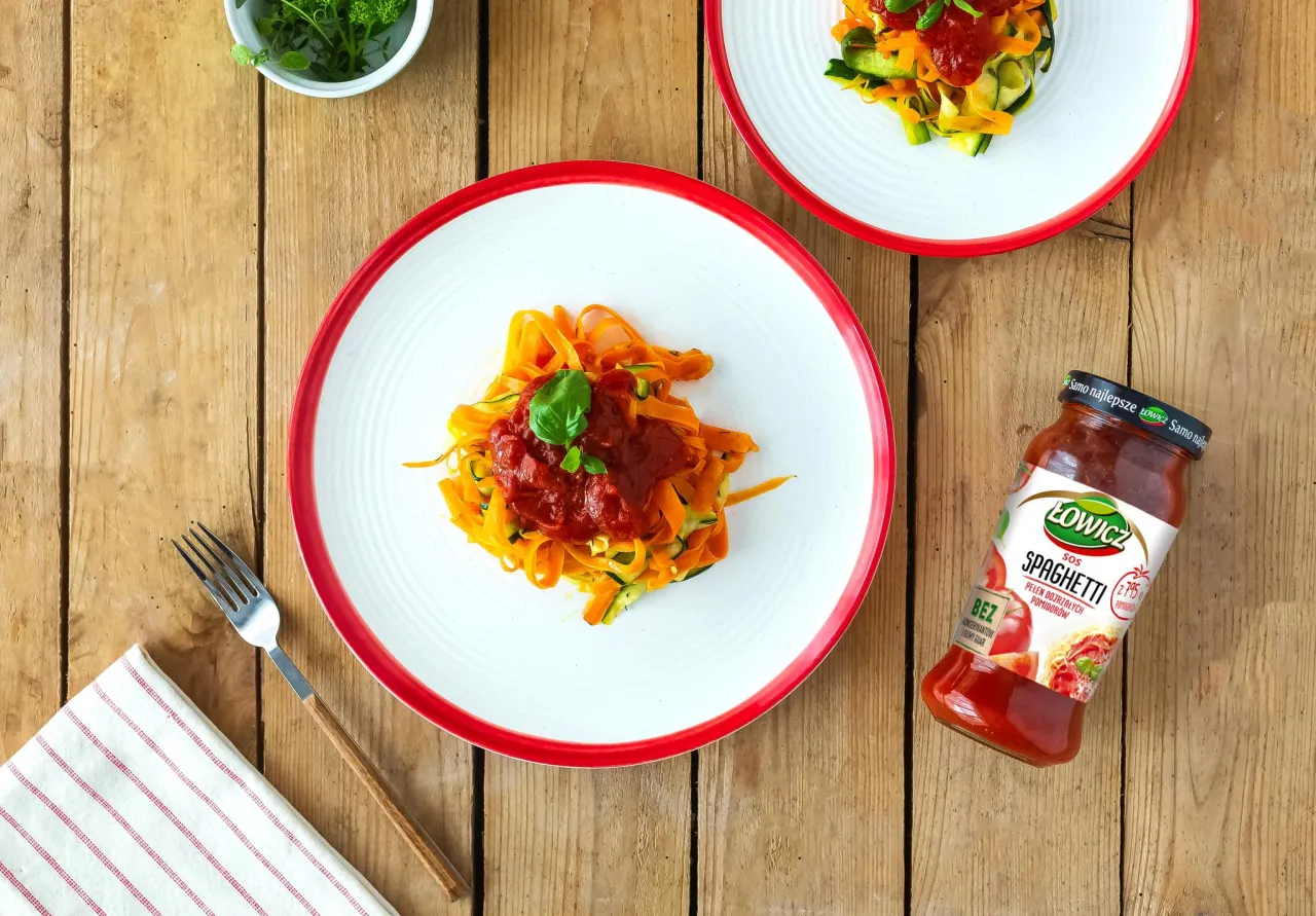 spaghetti z cukinii i marchewki gotowe danie