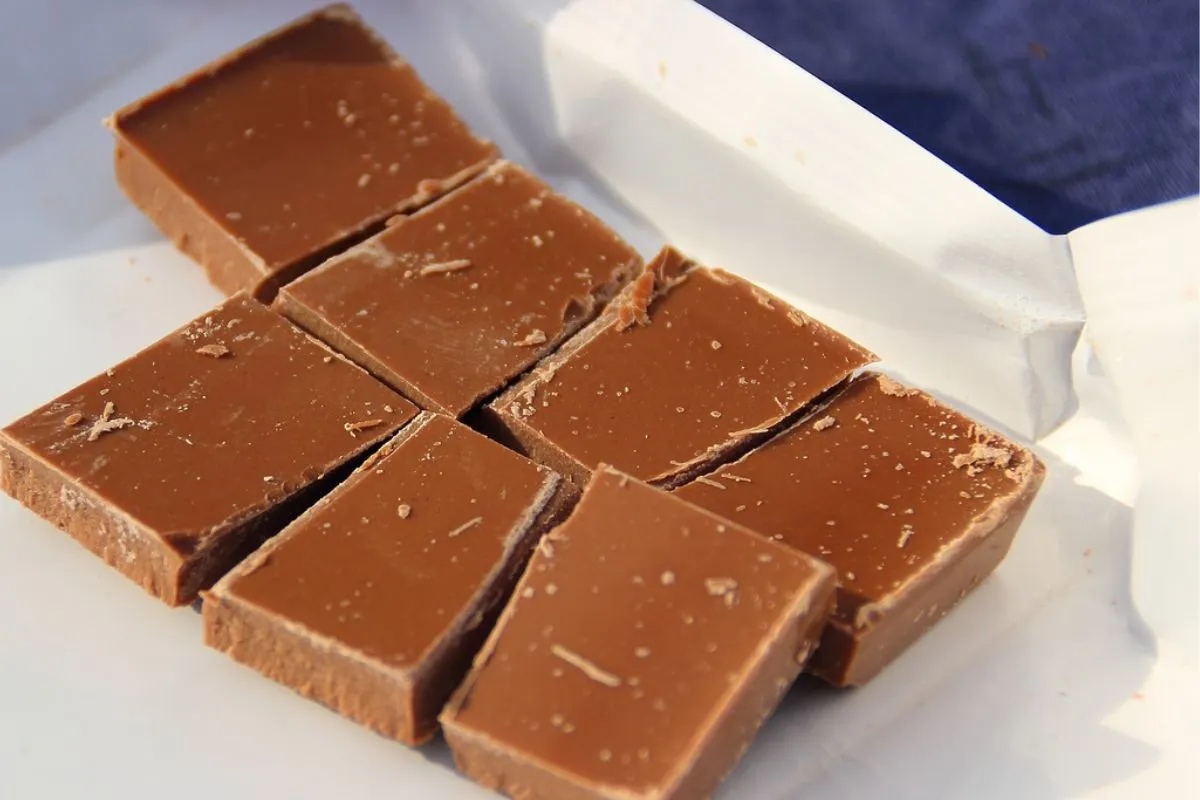 Wykwit tłuszczowy i cukrowy na czekoladzie