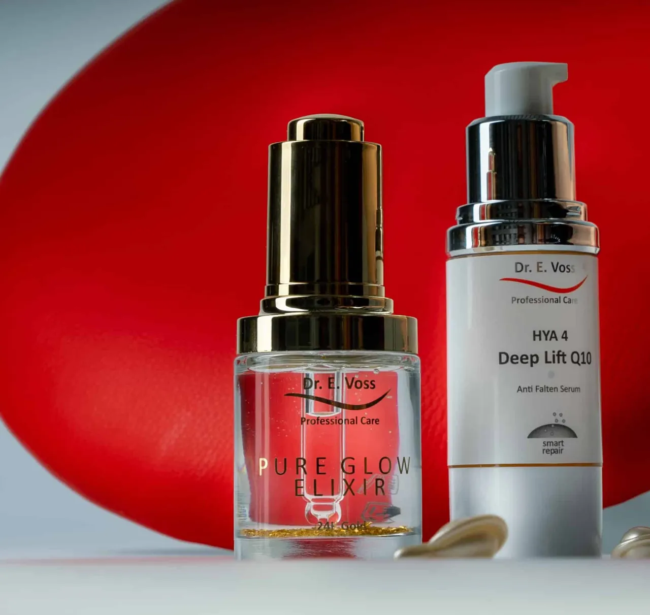 Dr. Voss Kosmetik Produkte aufgereiht auf edlem Hintergrund