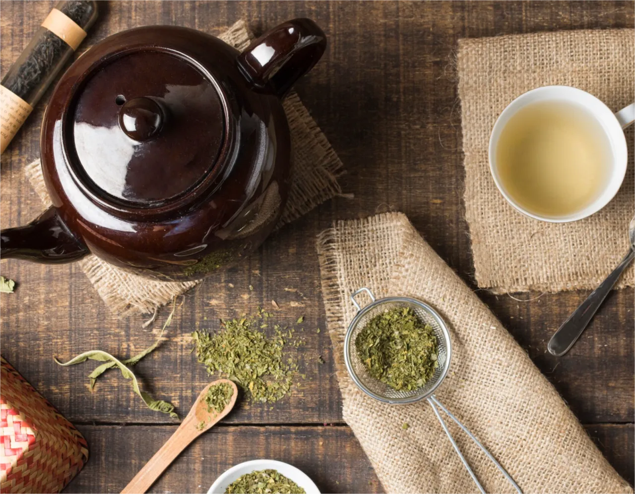 r&oacute;żne rodzaje herbaty liściastej