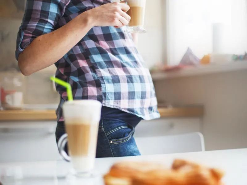 Zdjęcie Jaka kawa w ciąży jest bezpieczna? Sprawdź zalecenia i alternatywy