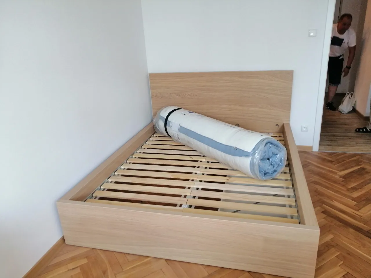 montaż mebli r&oacute;żnych typ&oacute;w, skręcanie szafy, montaż ł&oacute;żka