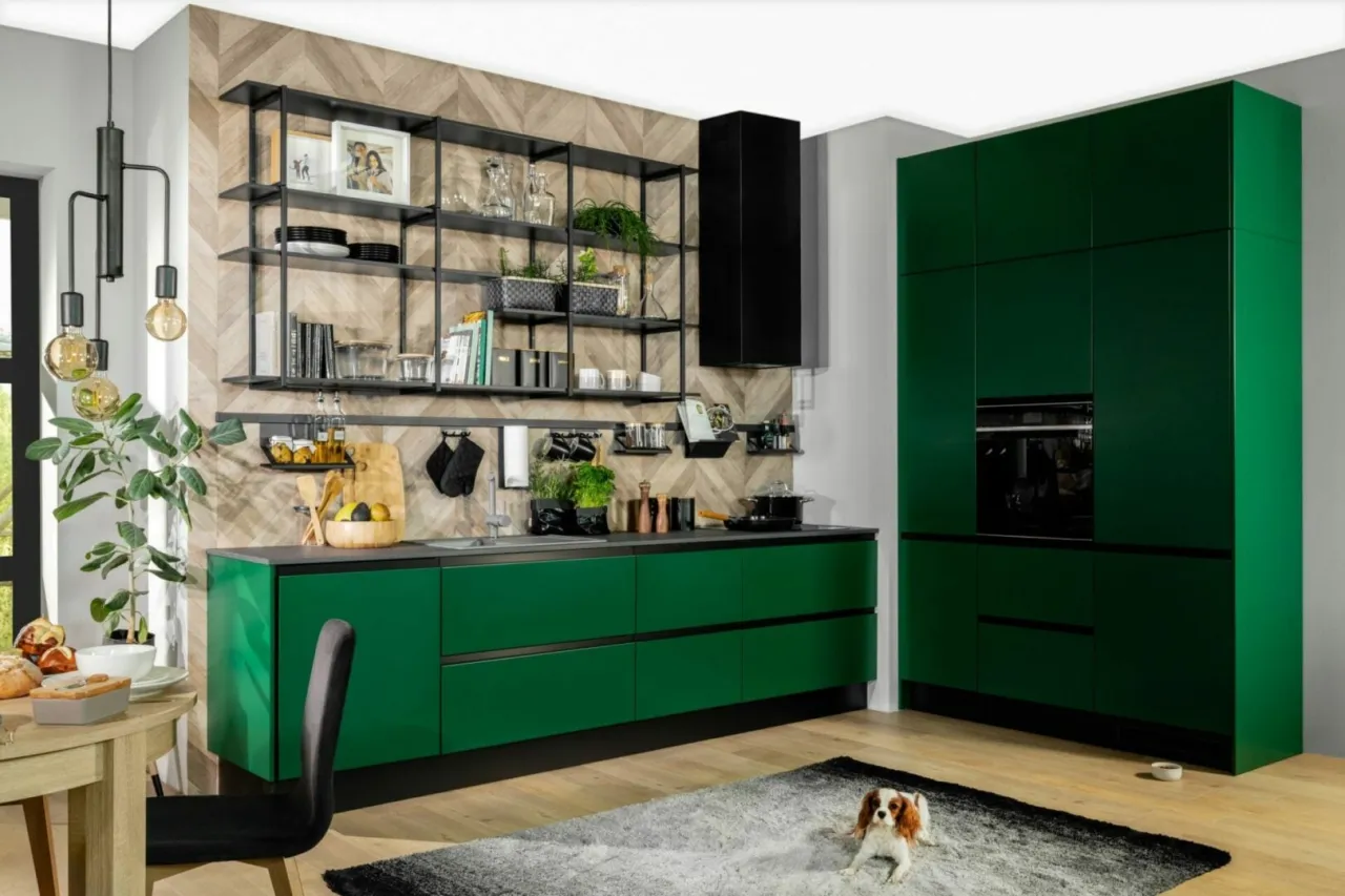 Kreatywne aranżacje narożnika kuchennego otwarte półki