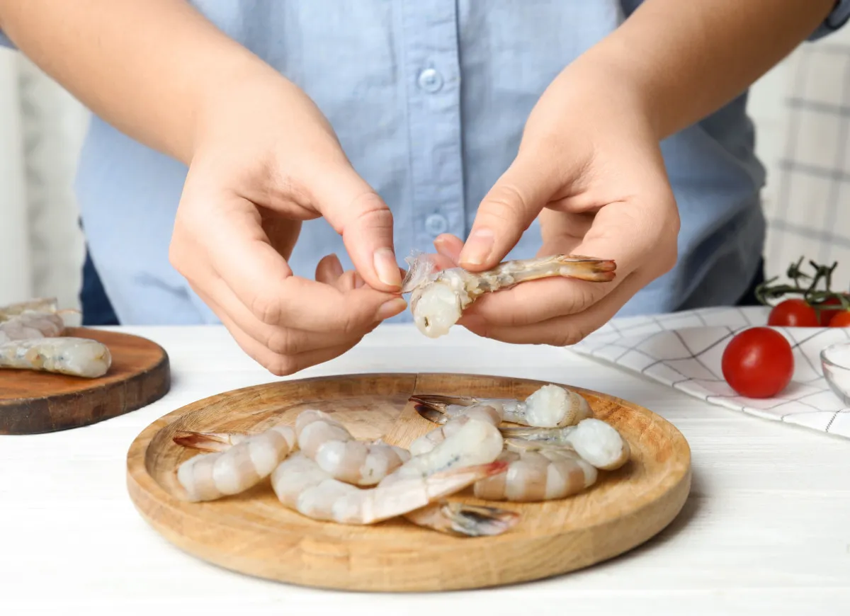 jak wybrać i czyścić krewetki