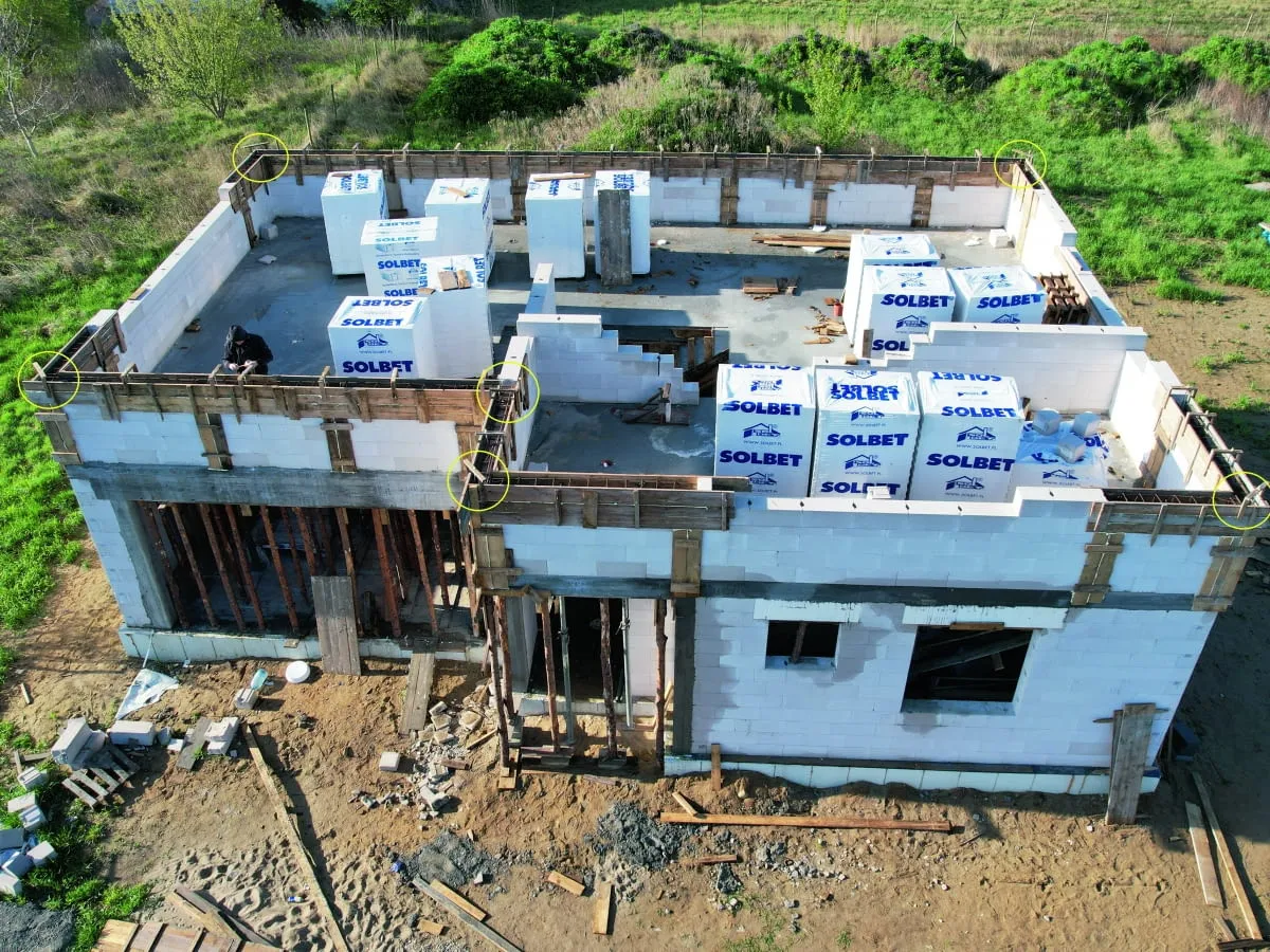 Błędy zbrojenia narożnika wieńca