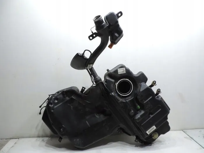 Audi A6 C6 podwozie zbiornik paliwa