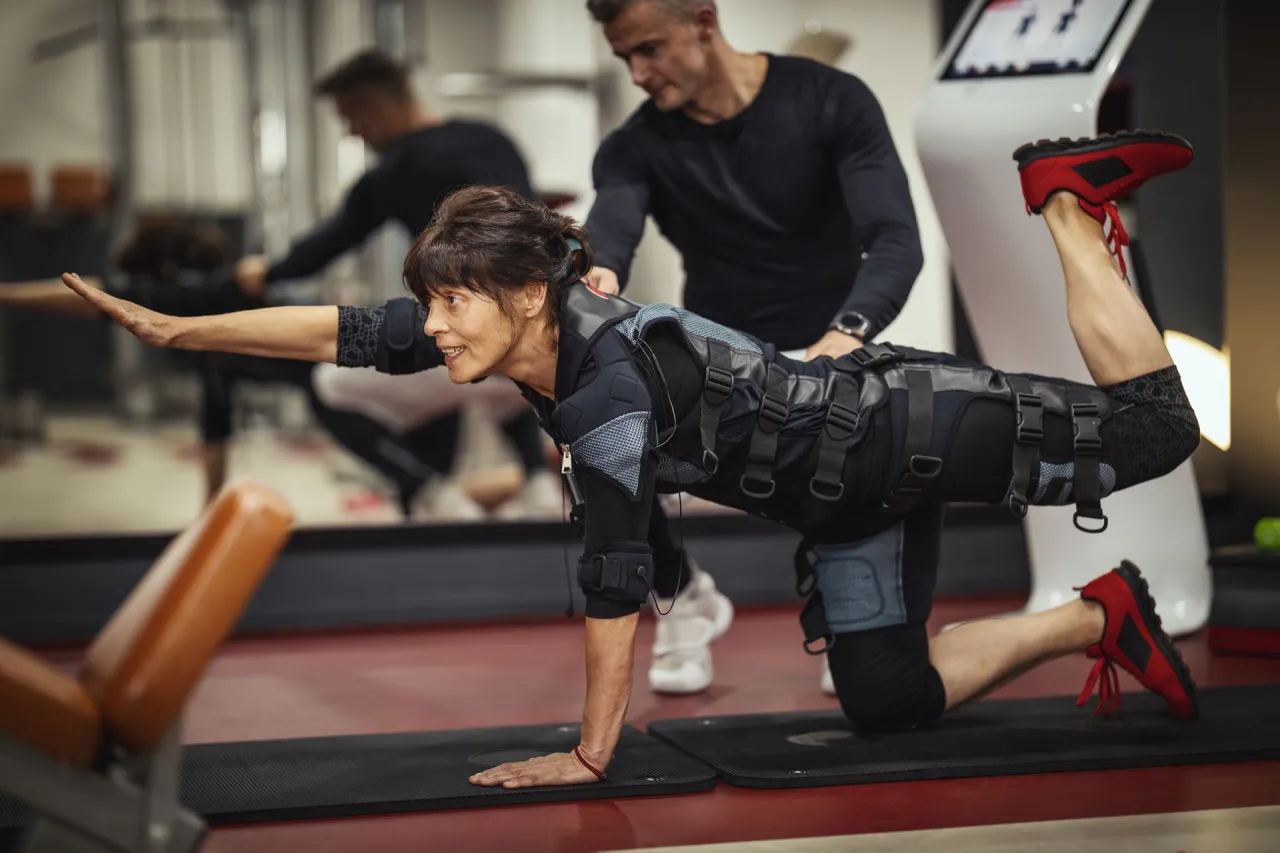 trening ems kombinezon elektrody jak wygląda