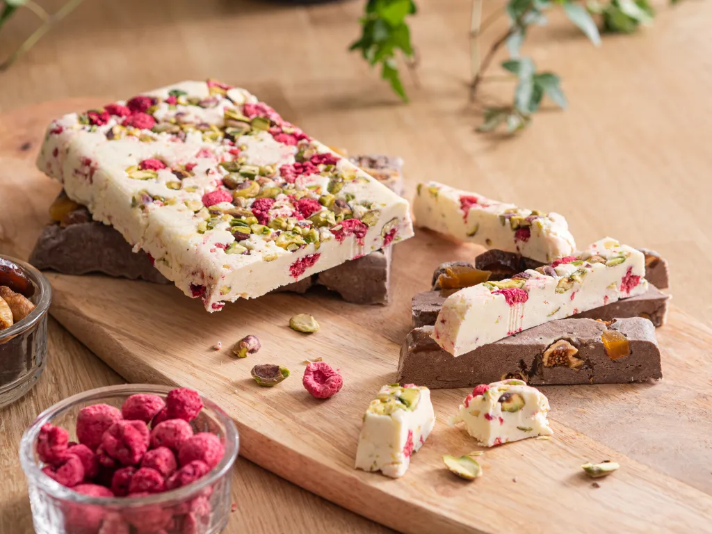 blok czekoladowy z bakaliami i pistacjami