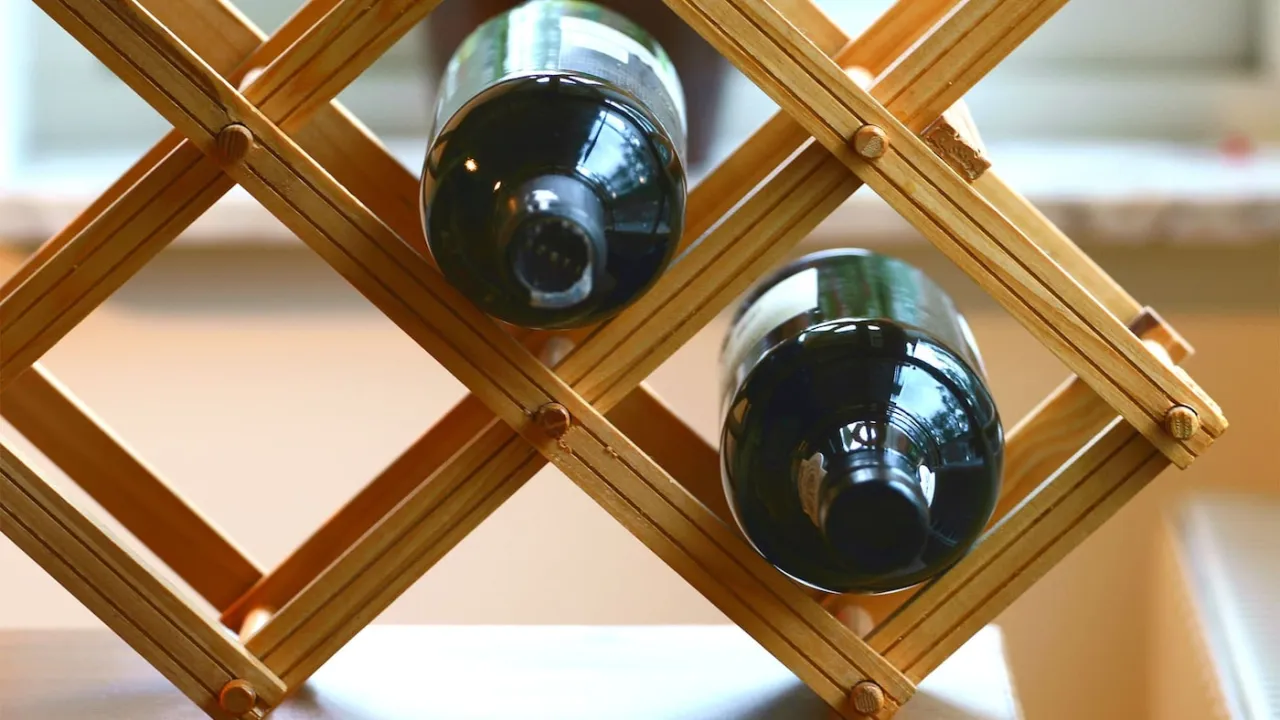 regał na wino DIY inspiracje