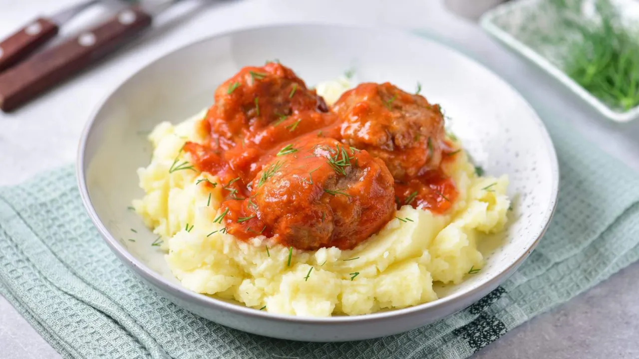 Klopsiki dla dzieci z sosem pomidorowym