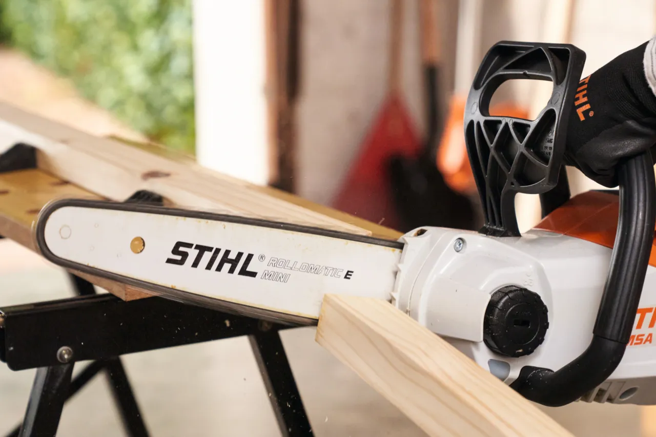 ergonomia pilarek elektrycznych stihl makita