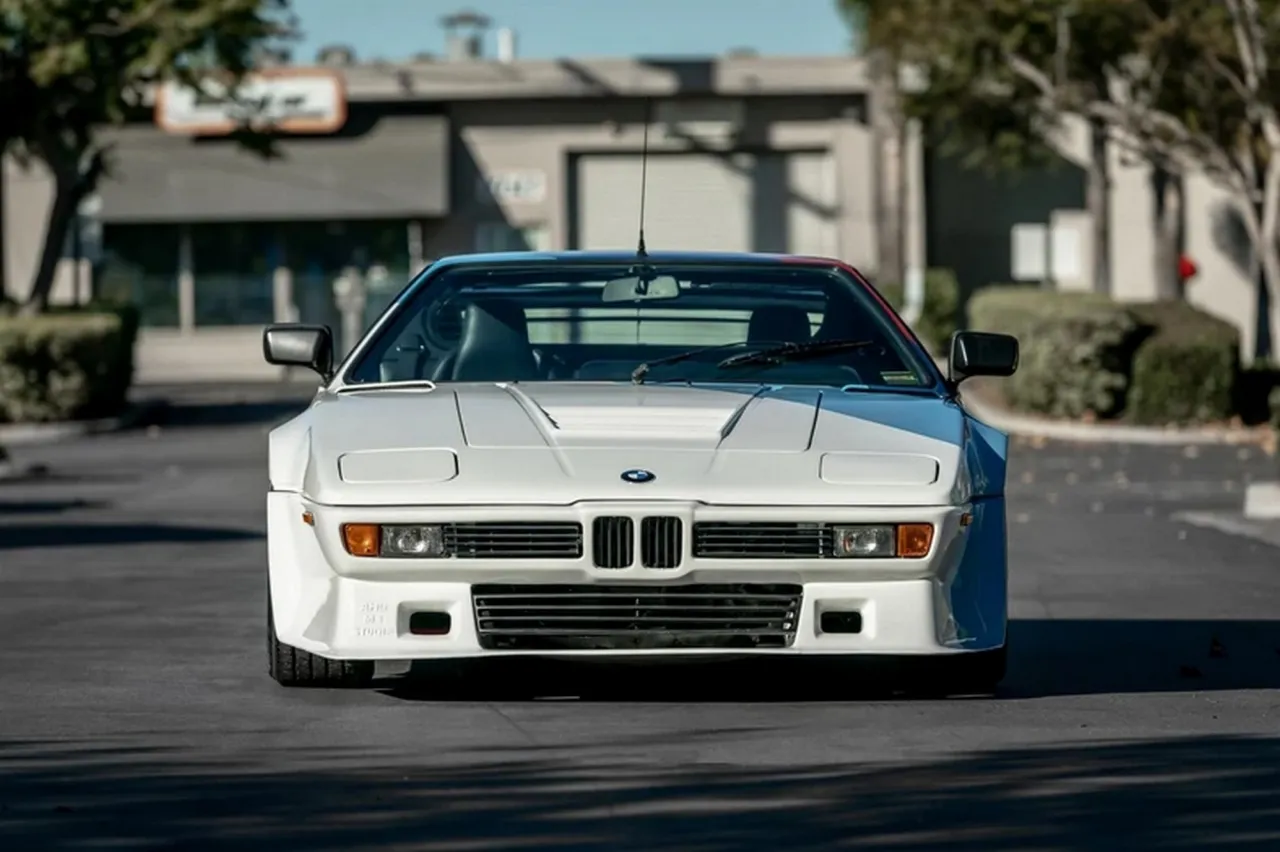 Zdjęcie Ile kosztuje BMW M1? Sprawdź ceny i uniknij przepłacania