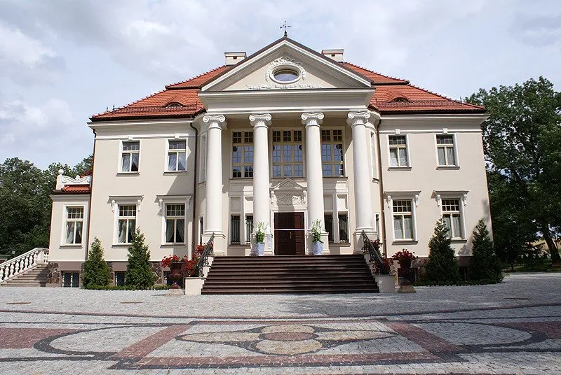 Zdjęcie Pałac w Tłokini – odkryj jego fascynującą historię i architekturę