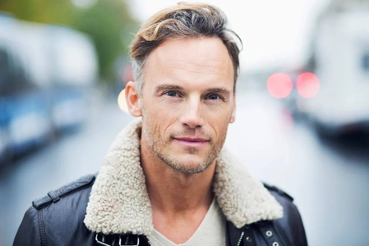 Zdjęcie Męskie fryzury odmładzające: 7 cięć dla świeżego wizerunku