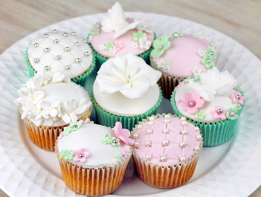 Zdjęcie Proste i efektowne sposoby na dekorowanie muffinek – inspiracje dla każdego