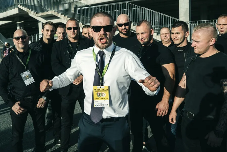 Zdjęcie Bad Boy - Opis Filmu Sensacyjnego z Mroczną Fabułą Braci