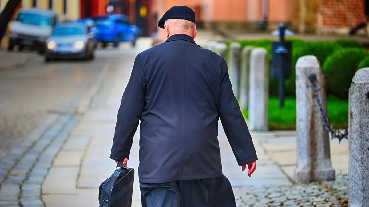 Zdjęcie Co oznacza te tajemnicze wygolone kółko na głowie duchownego?
