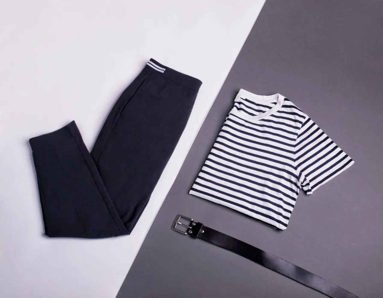 Zdjęcie Stylowe i wygodne stylizacje z jeansami 7/8 na każdą okazję