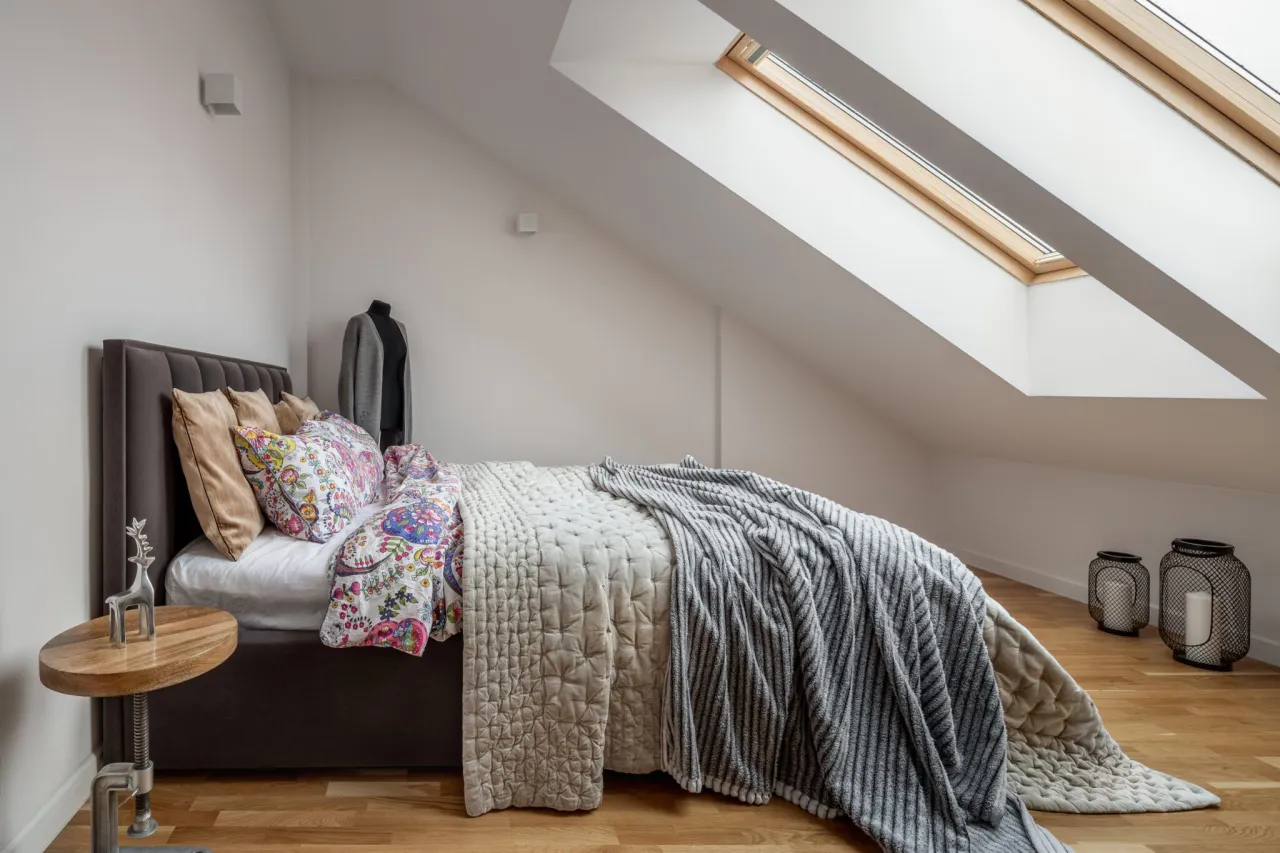 Zdjęcie Jak ustawić łóżko w sypialni? 5 zasad feng shui dla lepszego snu