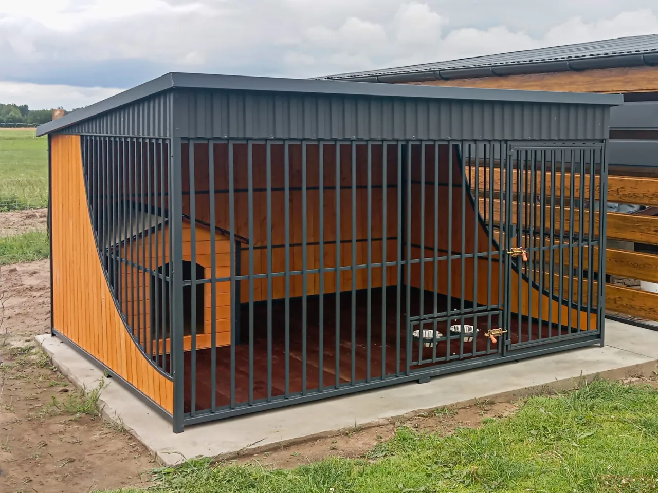 Zdjęcie Ile kosztuje kojec dla psa? Poznaj ceny i wybierz najlepszy model