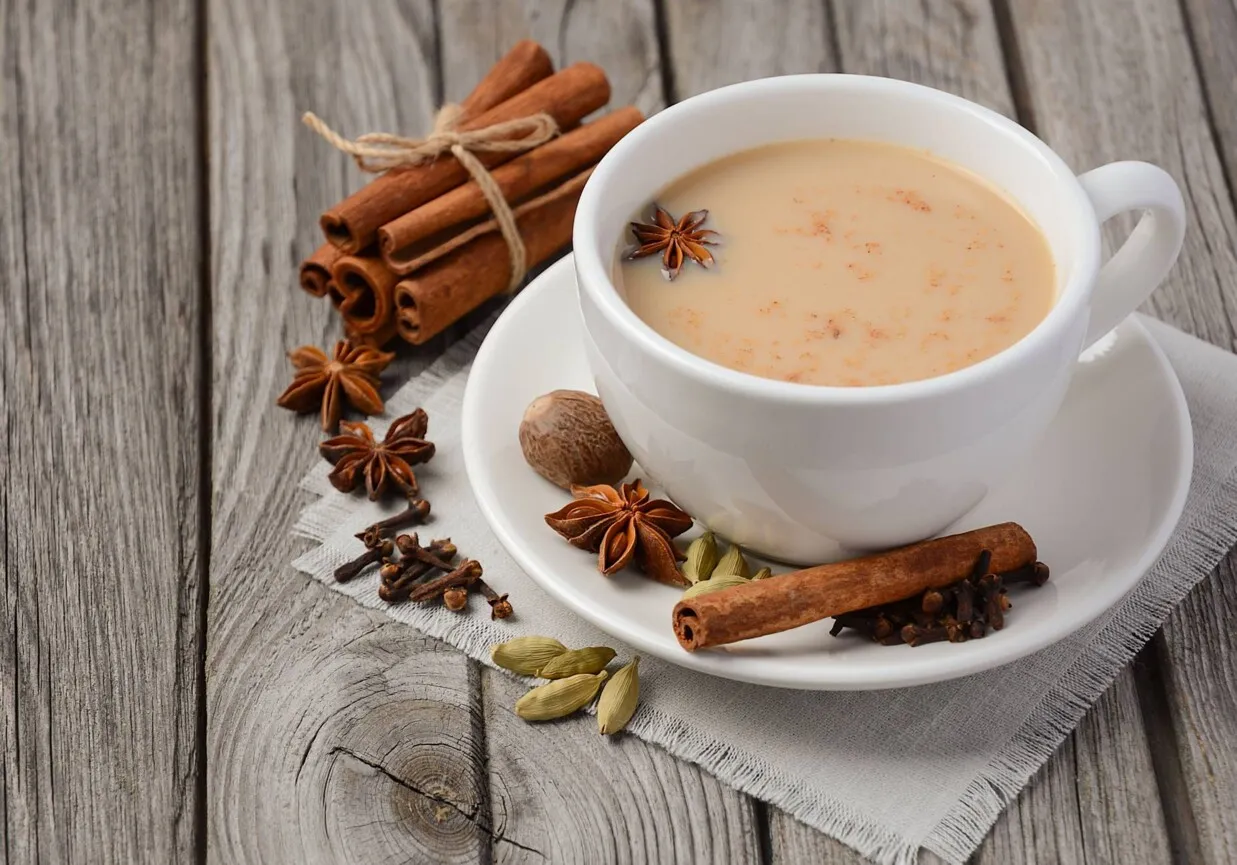 Zdjęcie Aromatyczna indyjska herbata - przepis na prawdziwą masala chai z przyprawami
