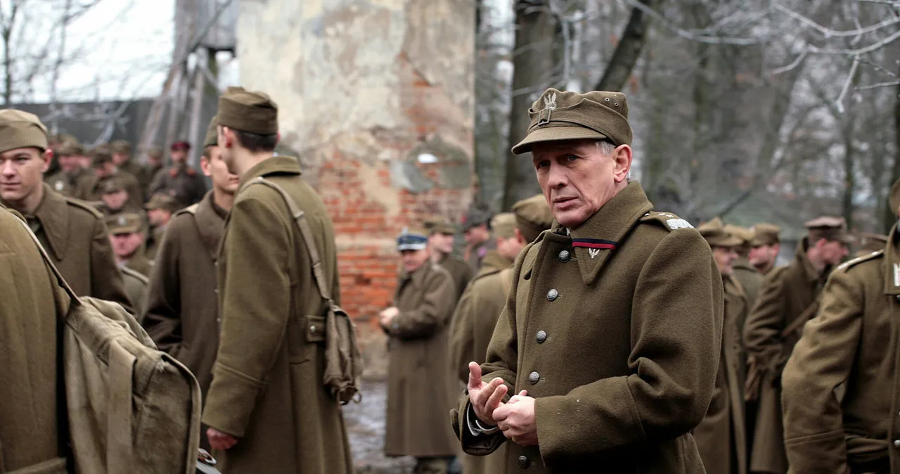 Zdjęcie Tytuł filmu Wajdy z Janem Englertem jako generał - poznaj Katyń