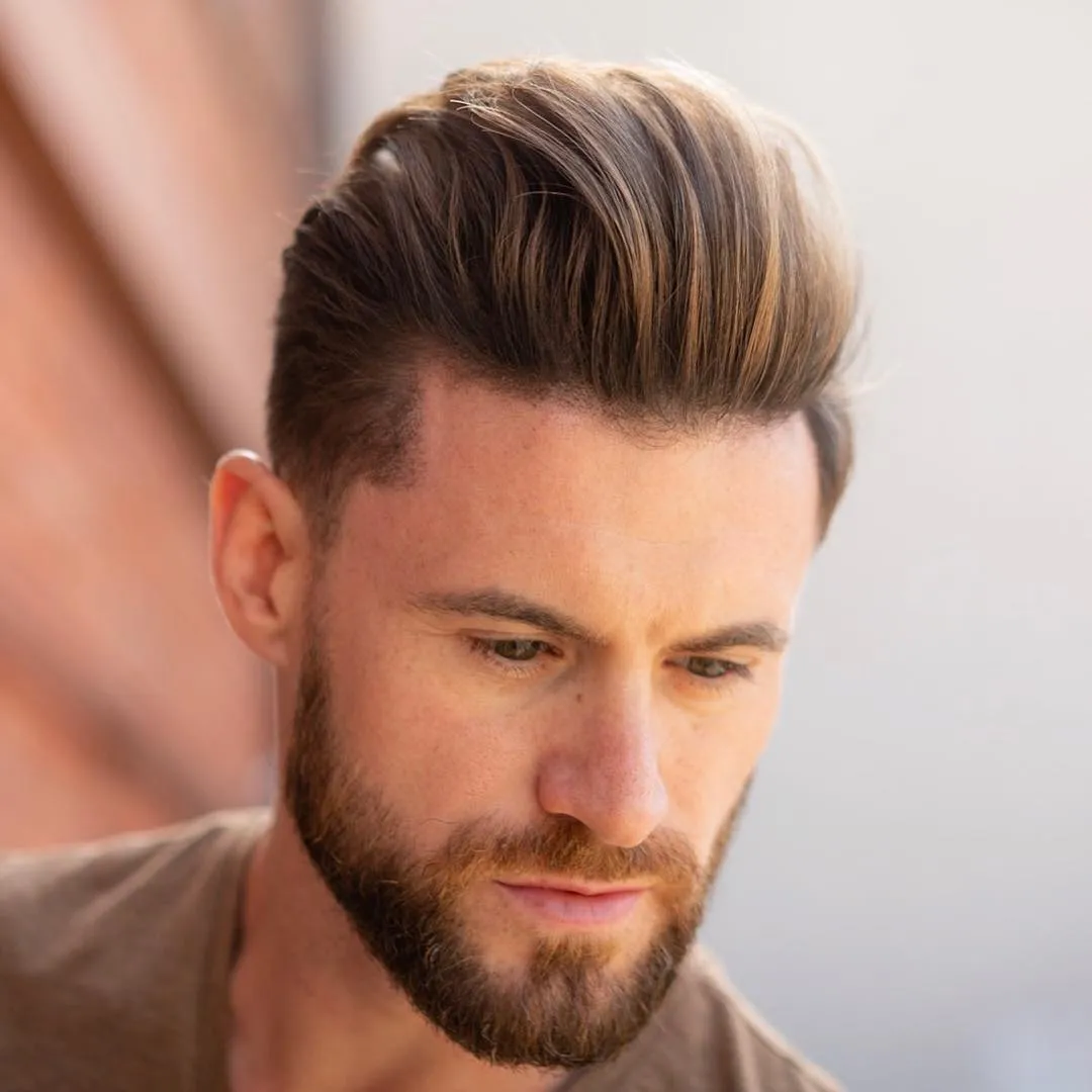 Zdjęcie Jak zrobić fryzurę quiff - proste kroki do idealnego stylu