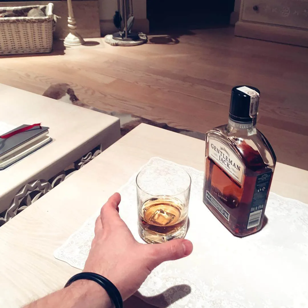 Zdjęcie Jak się pije whisky: odkryj najlepsze metody i smaki tego trunku