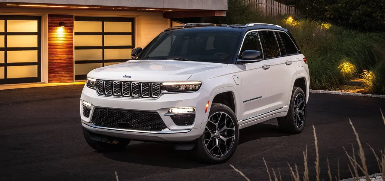 Zdjęcie Ile pali Jeep Grand Cherokee? Sprawdź zużycie paliwa różnych modeli