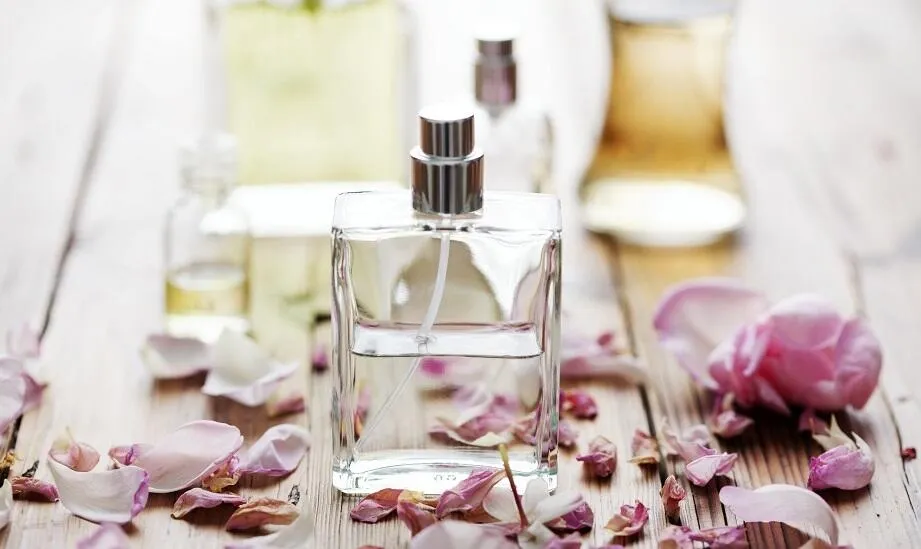 Zdjęcie Czy perfumy to kosmetyki? Definicja, klasyfikacja i różnice, które musisz znać
