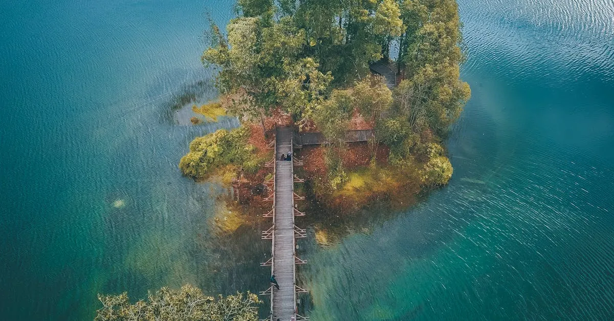 Zdjęcie Gdzie znaleźć jezioro z plażą jak z pocztówki? 10 polskich perełek