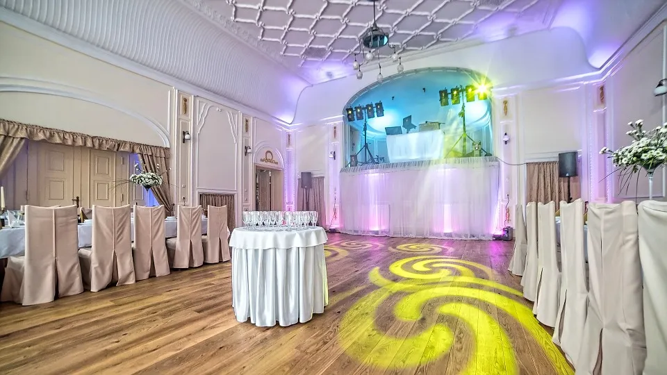 Zdjęcie Ile zarabia DJ na weselu? Sprawdź, co wpływa na wynagrodzenie