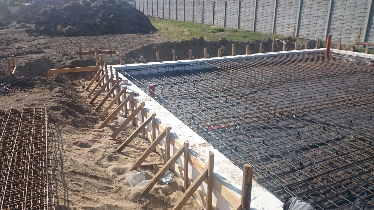 Zdjęcie Jak wykonać płytę fundamentową: 8 kluczowych kroków