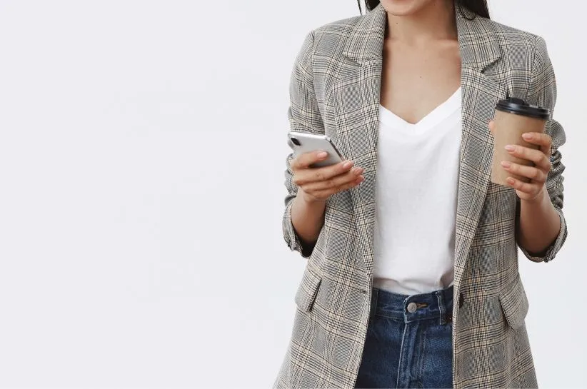 Zdjęcie Stylizacja z marynarką w kratkę: trendy, porady i inspiracje na każdą okazję