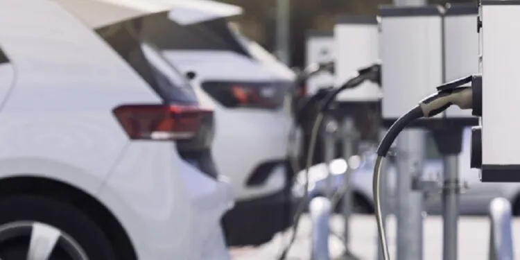 Zdjęcie Ile kilometrów przejedzie samochód elektryczny? Zaskakujące fakty i porady