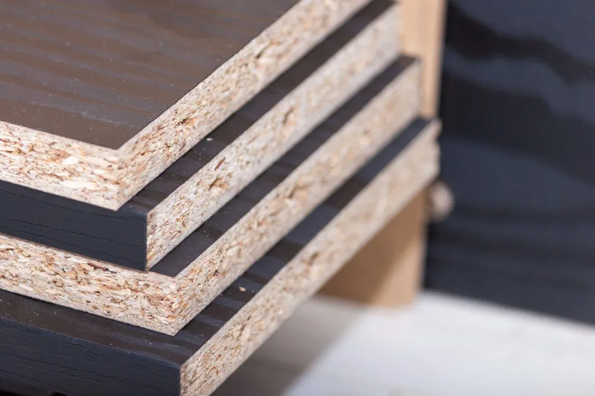 rodzaje materiał&oacute;w na fronty meblowe płyta laminowana mdf drewno sklejka