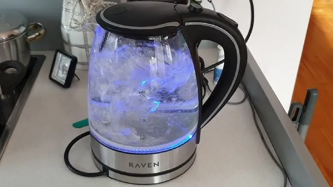 demontaż obudowy czajnika elektrycznego