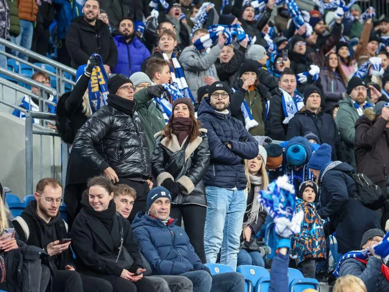 Kibice na meczu Ekstraklasy