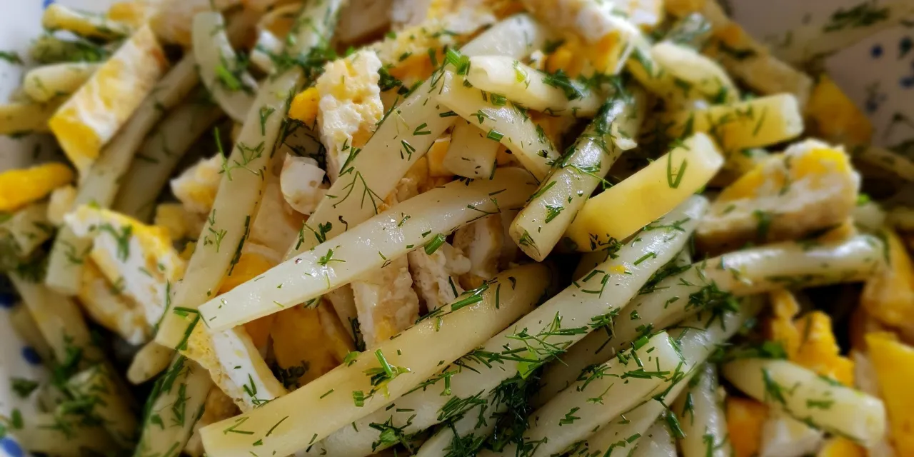 sałatka z fasolką szparagową i jajkiem