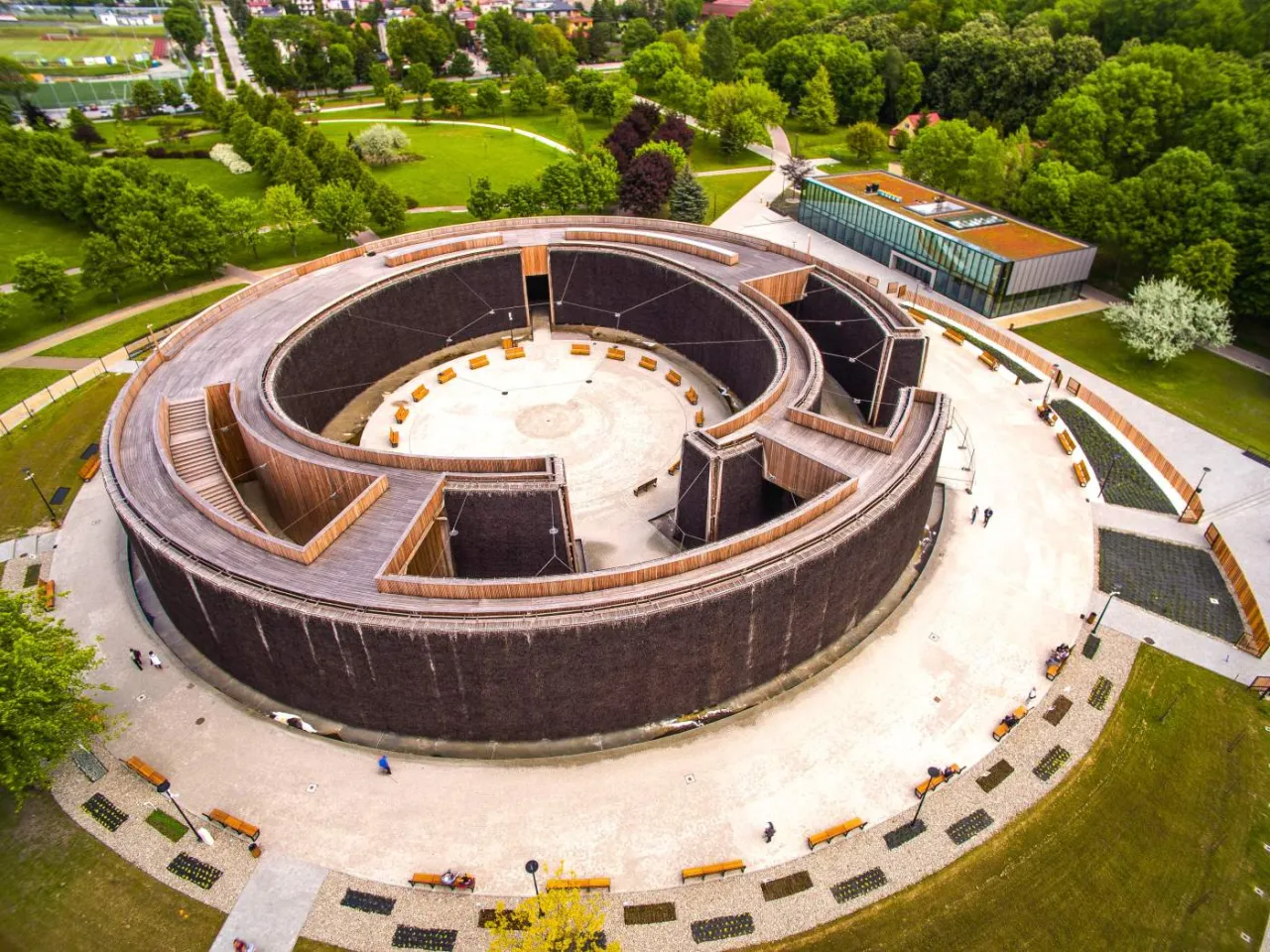 Busko-Zdrój park zdrojowy tężnia