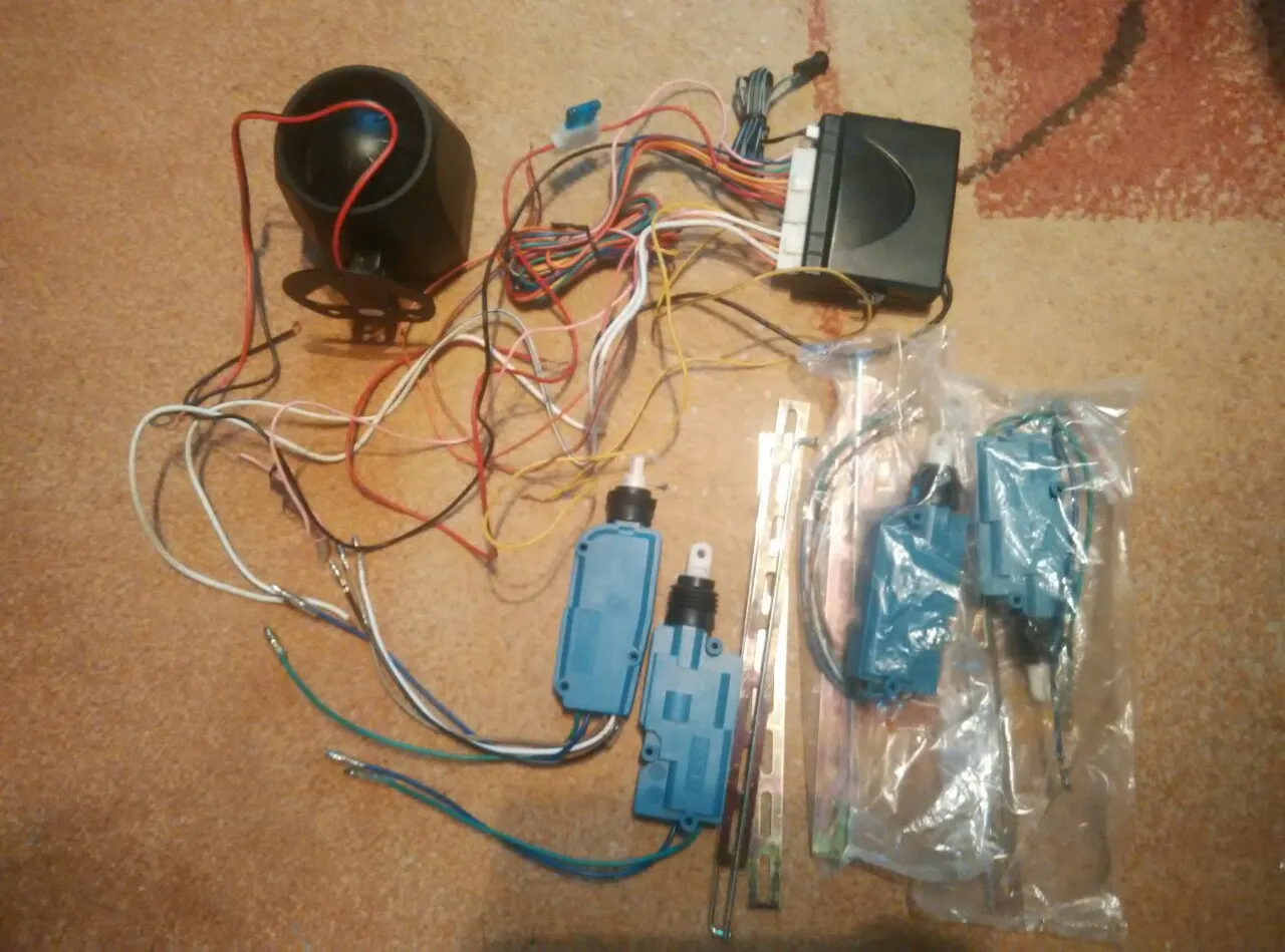 montaż centralnego zamka DIY vs warsztat