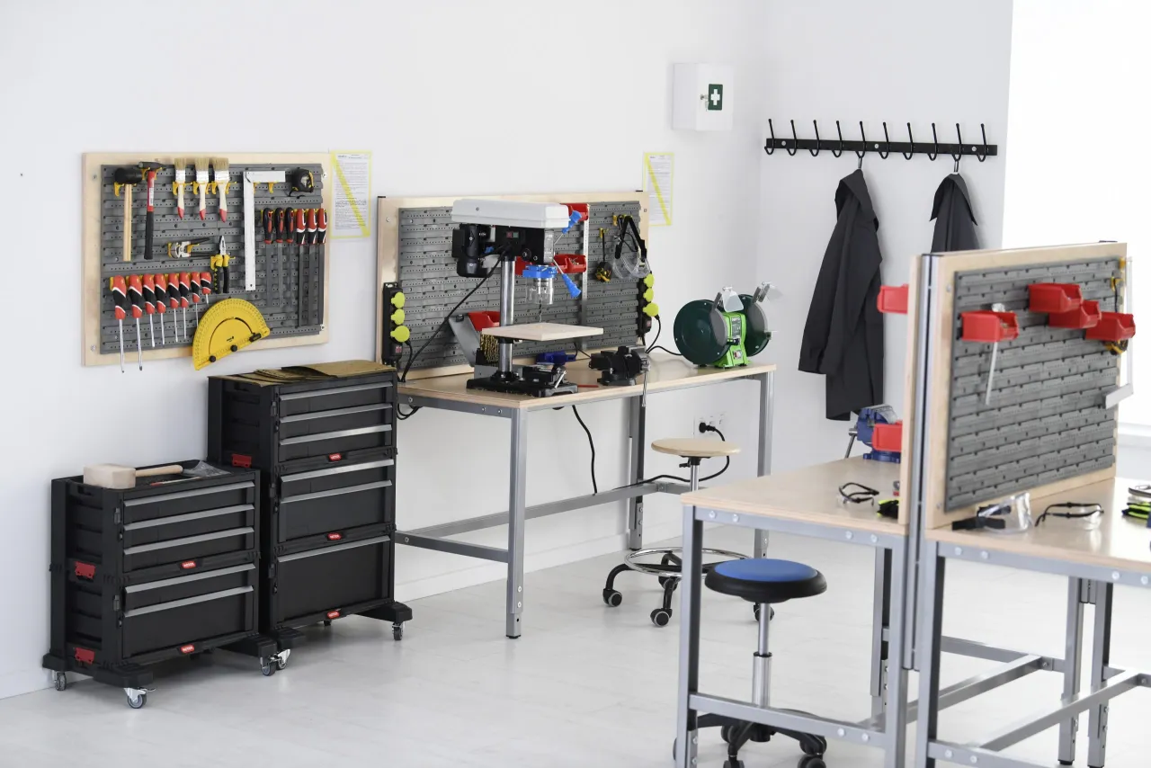 pracownia techniczna bezpieczeństwo