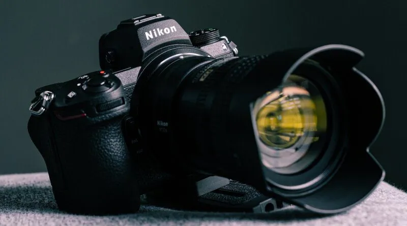 Używane aparaty fotograficzne lustrzanki bezlusterkowce