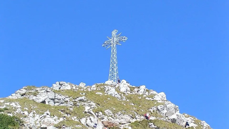 Krzyż na Giewoncie symbolika