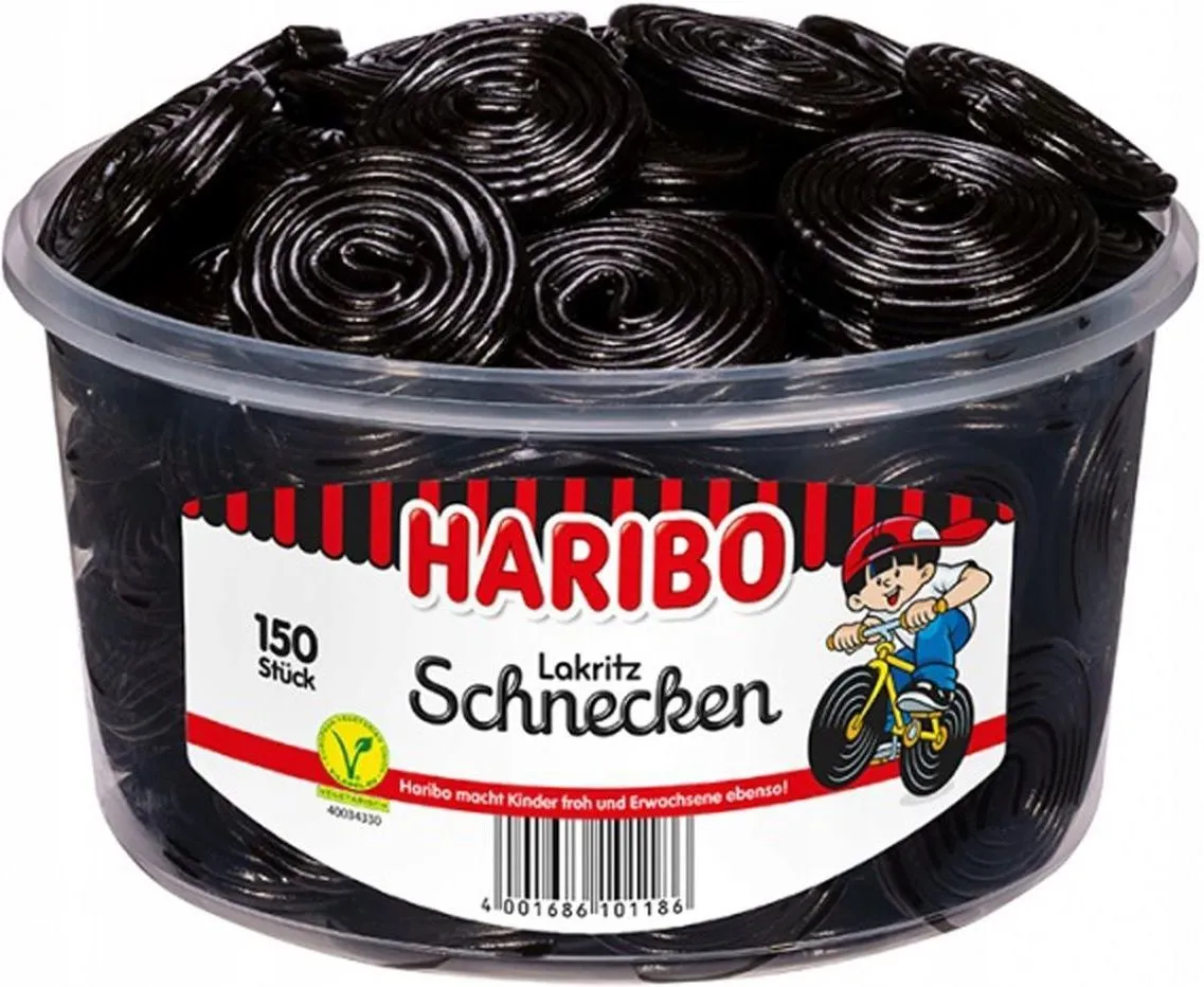 r&oacute;żne rodzaje czarnych żelk&oacute;w Haribo lukrecja